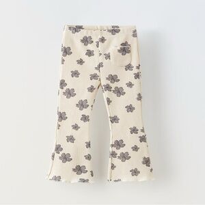 NWT Zara 4-5Y floral waffle weave knit flared leggings